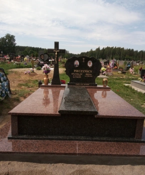 Памятник двойной 156
